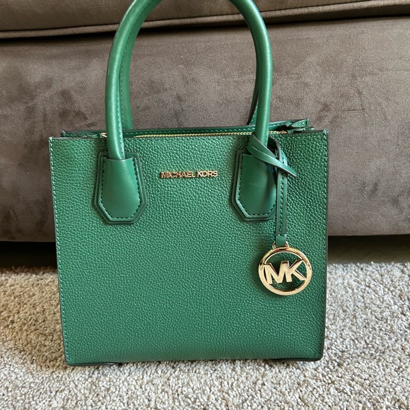 New (no tags) mini Michael Kors - Picture 2 of 2